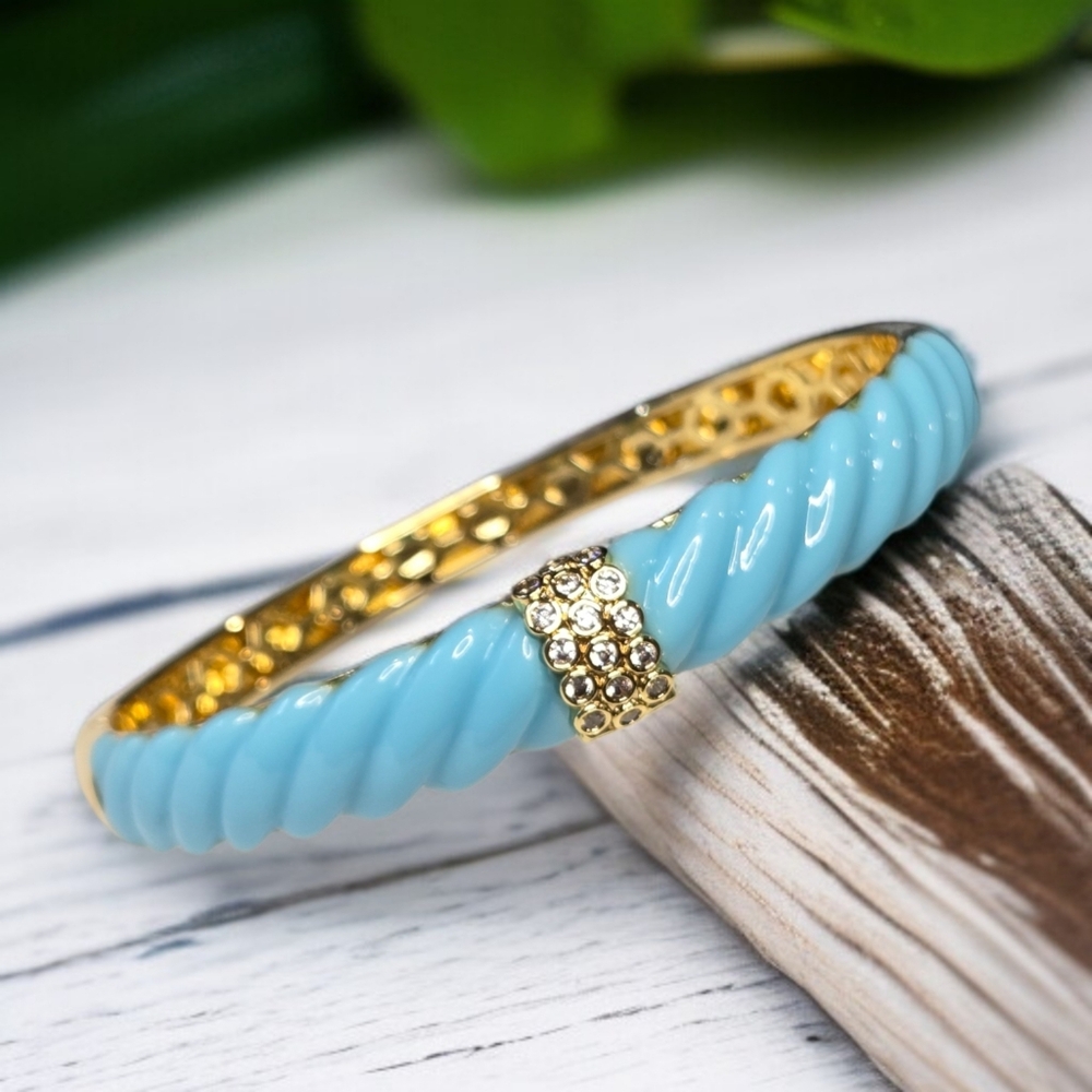 18k Gold Plated Luxury Twisted Lucite Pave Zircon Crystal Hinged Bracelet